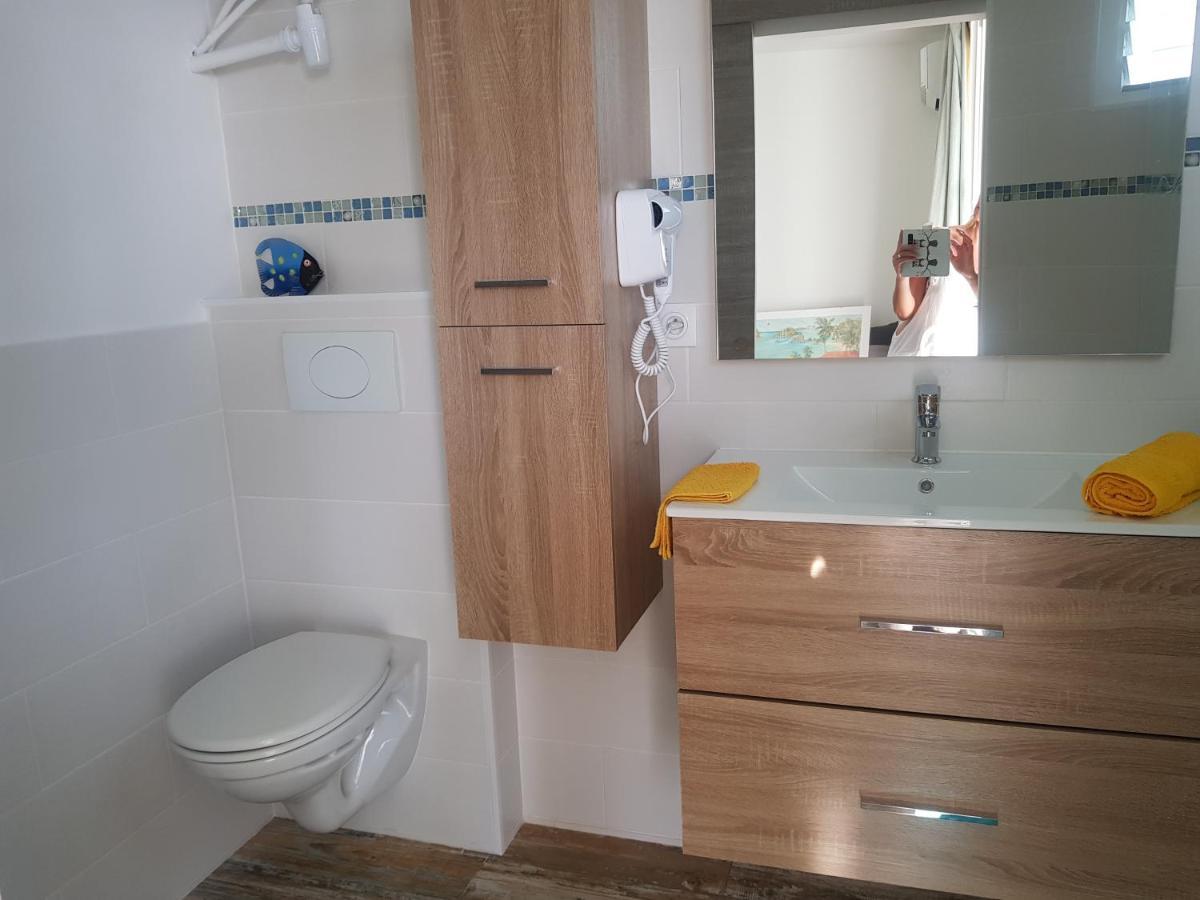 Grand Studio Vue Mer Avec Reservoir D'Eau Saint-Francois  Exterior foto